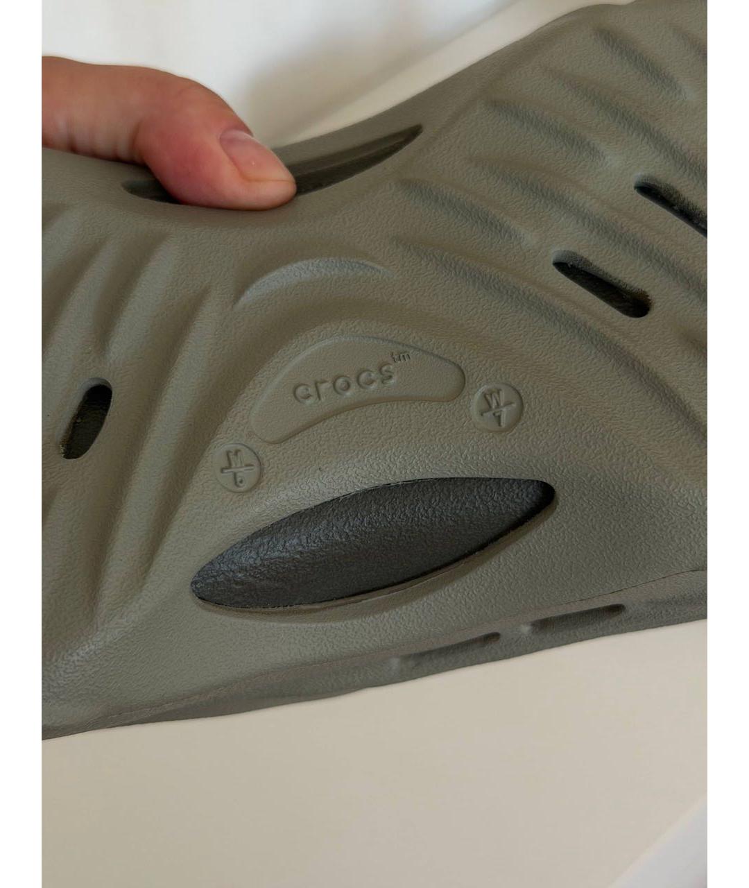 CROCS Серые резиновые сандалии, фото 3