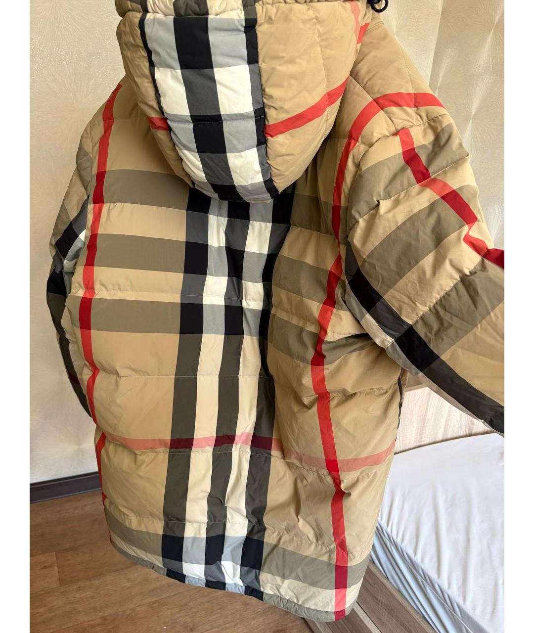BURBERRY Бежевый полиэстеровый пуховик, фото 2