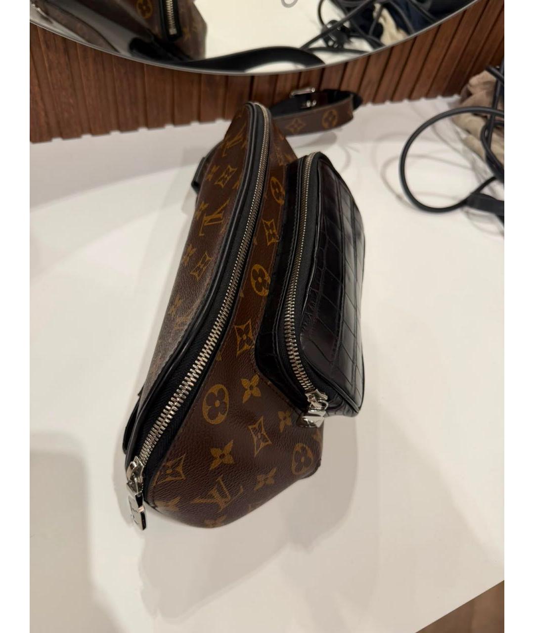 LOUIS VUITTON Коричневая кожаная сумка на плечо, фото 6