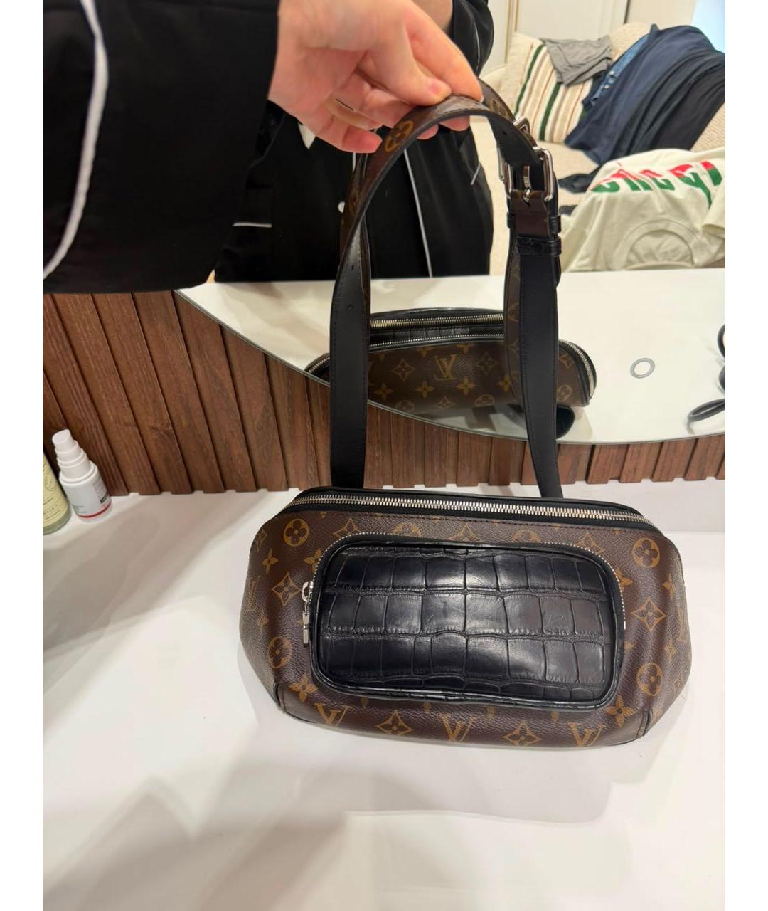 LOUIS VUITTON Коричневая кожаная сумка на плечо, фото 7