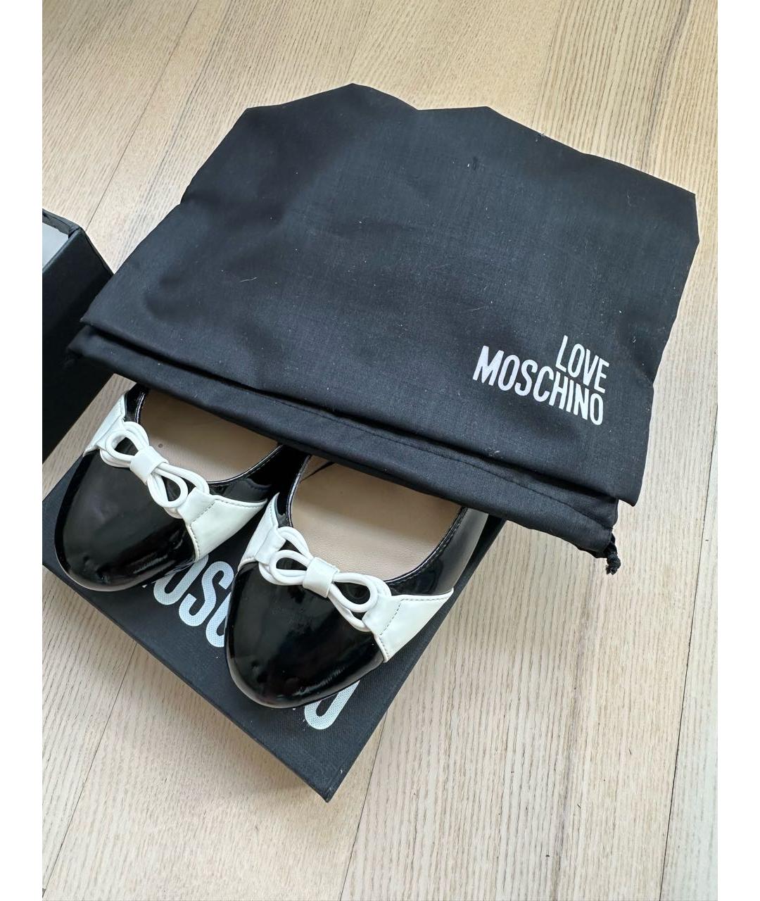 LOVE MOSCHINO Черные балетки из лакированной кожи, фото 5