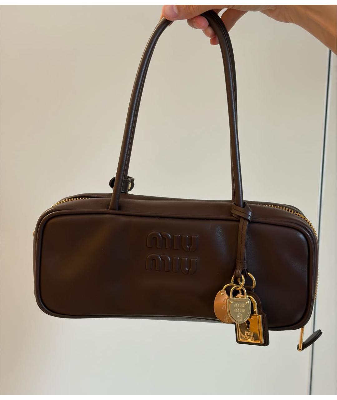 MIU MIU Коричневая кожаная сумка с короткими ручками, фото 9