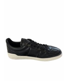 VALENTINO Низкие кроссовки / кеды