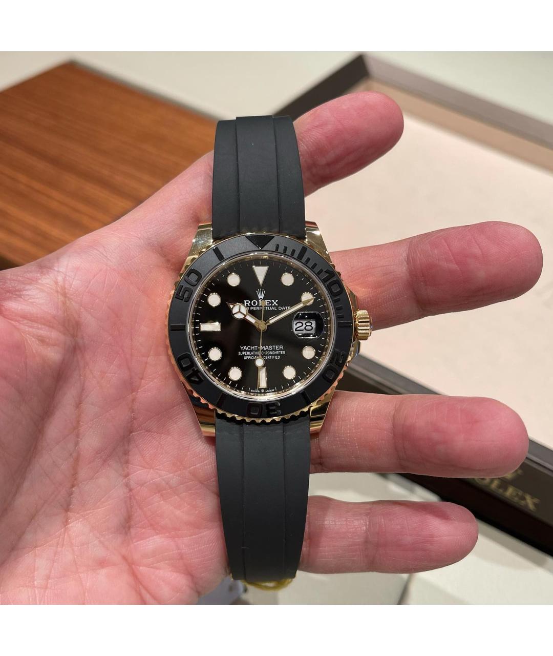 ROLEX Черные часы из желтого золота, фото 6