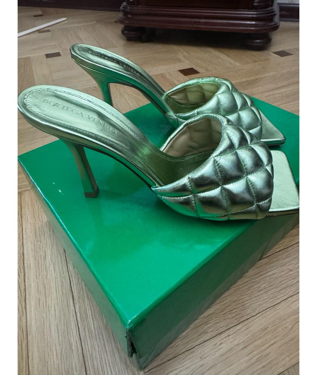 BOTTEGA VENETA Салатовые кожаные мюли, фото 7