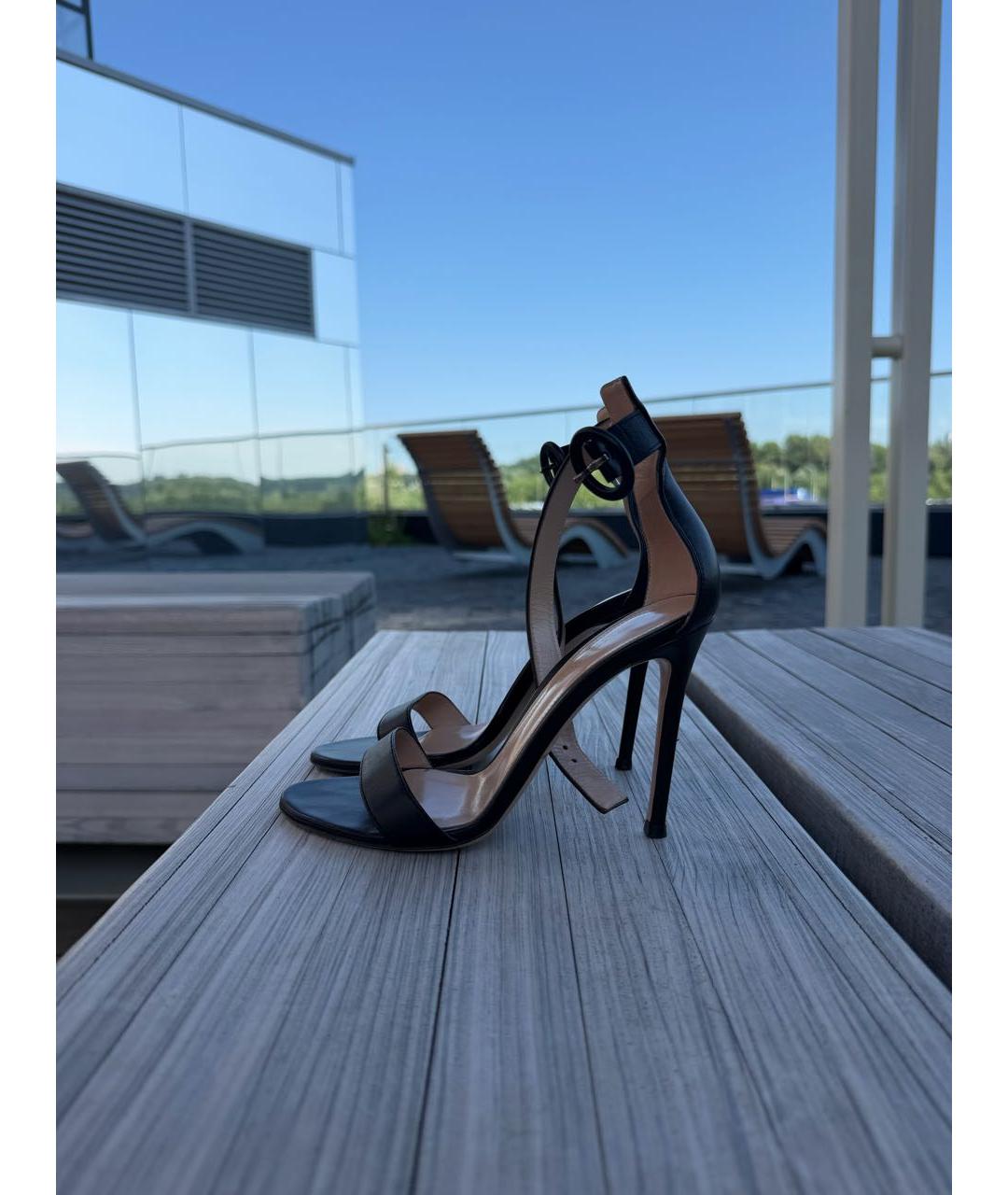GIANVITO ROSSI Черные кожаные босоножки, фото 5