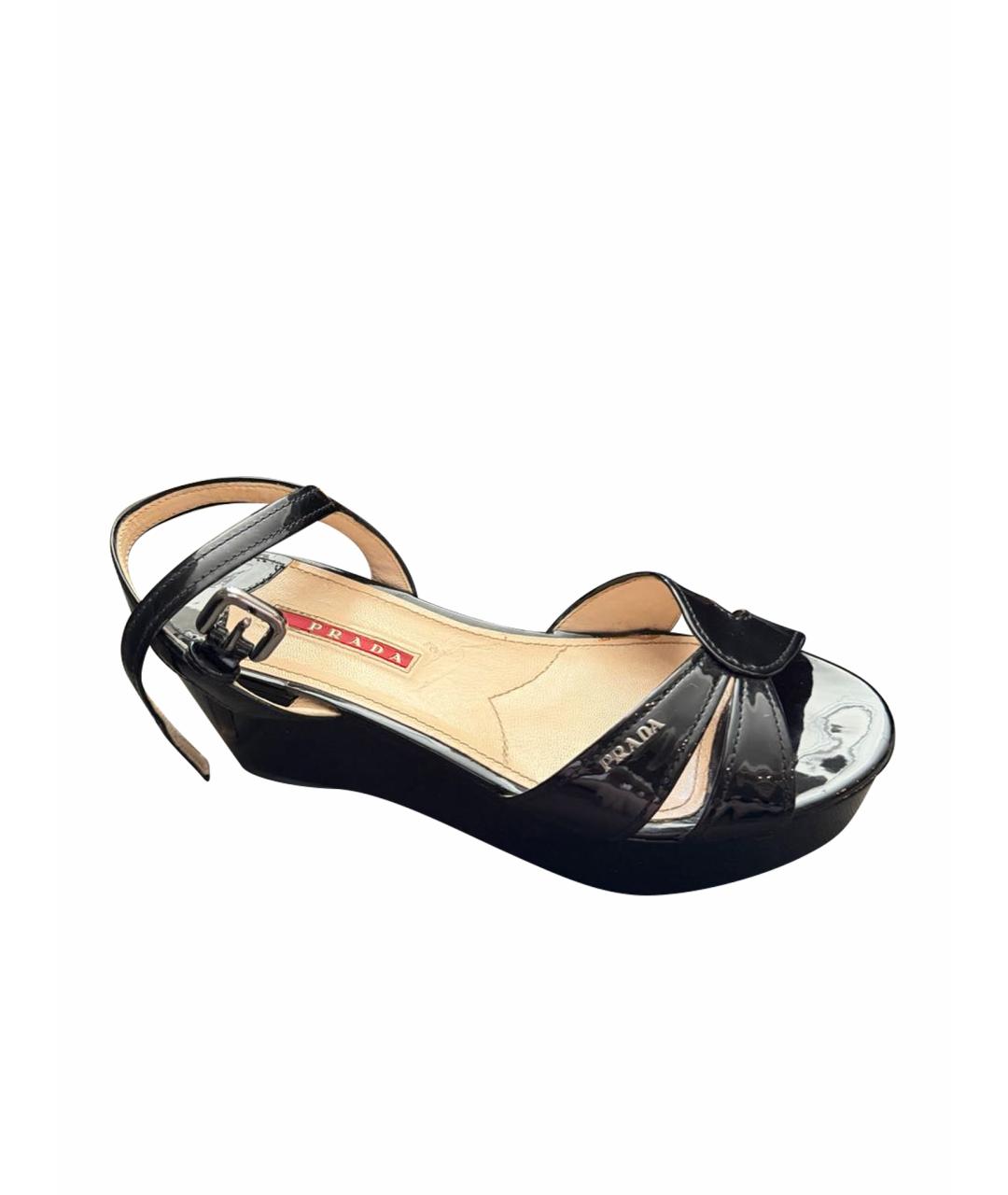PRADA Черные босоножки из лакированной кожи, фото 1