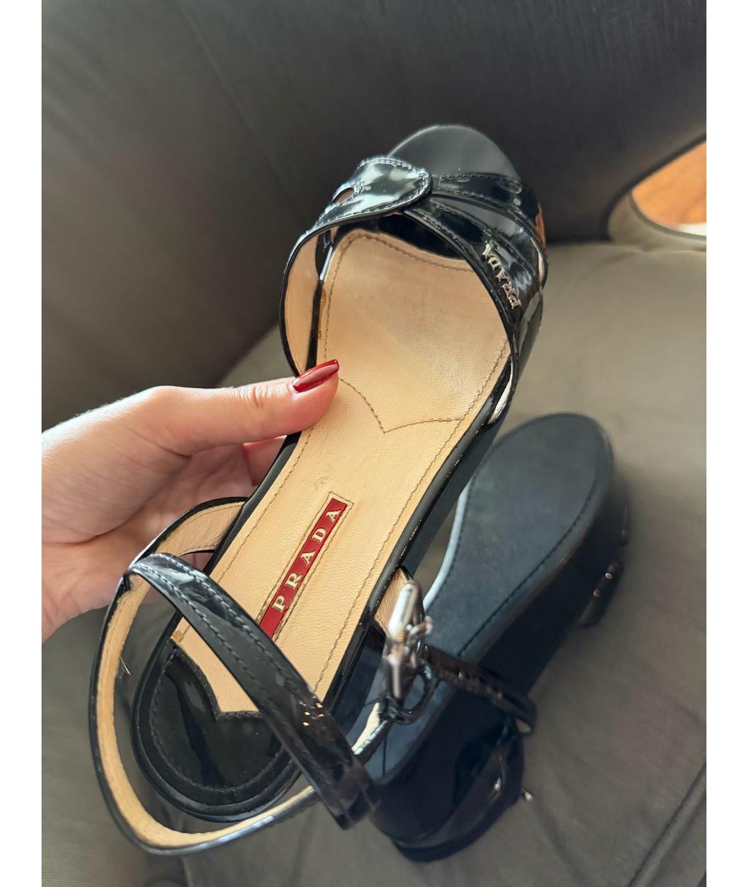 PRADA Черные босоножки из лакированной кожи, фото 7