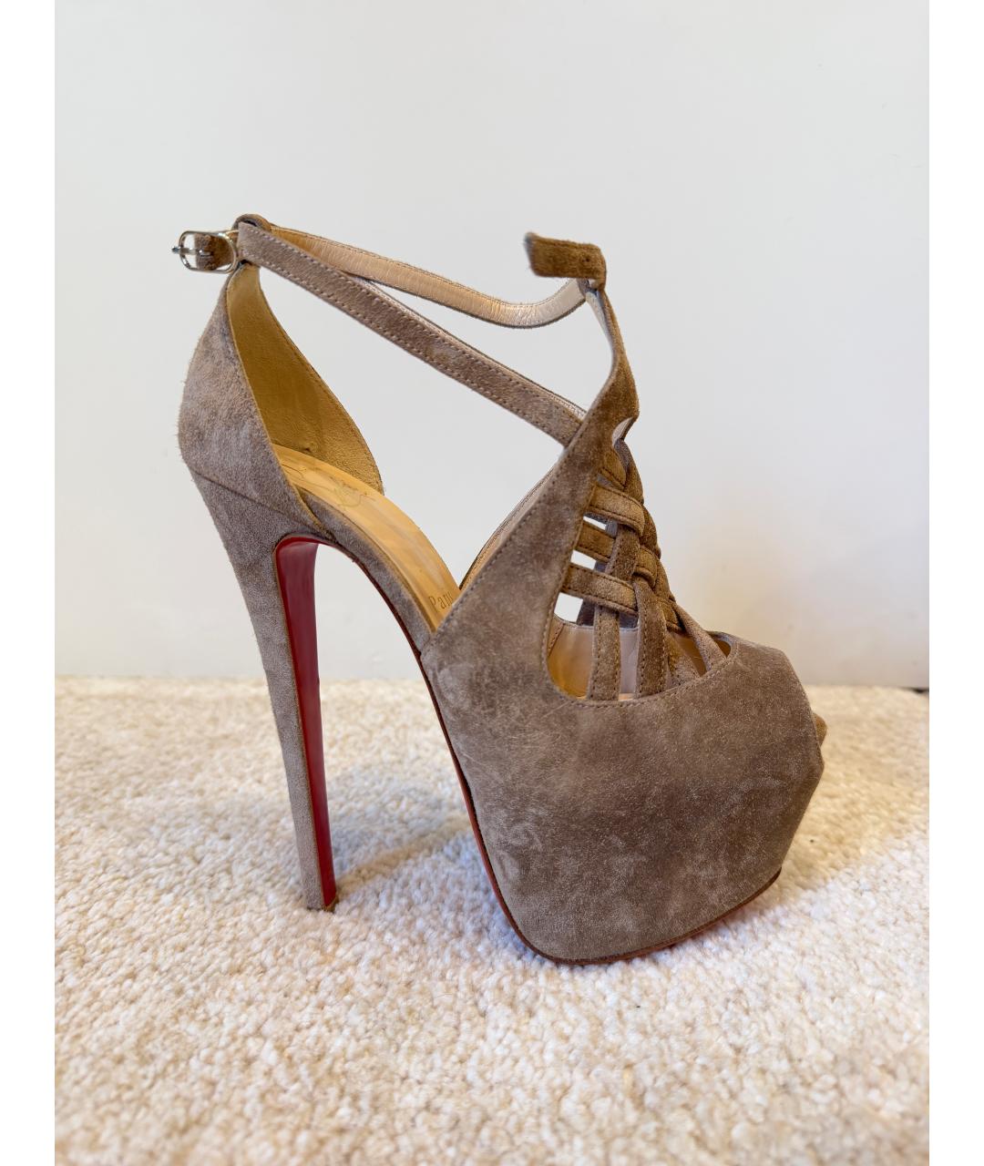 CHRISTIAN LOUBOUTIN Бежевые замшевые туфли, фото 7