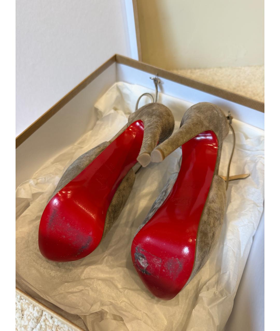 CHRISTIAN LOUBOUTIN Бежевые замшевые туфли, фото 5