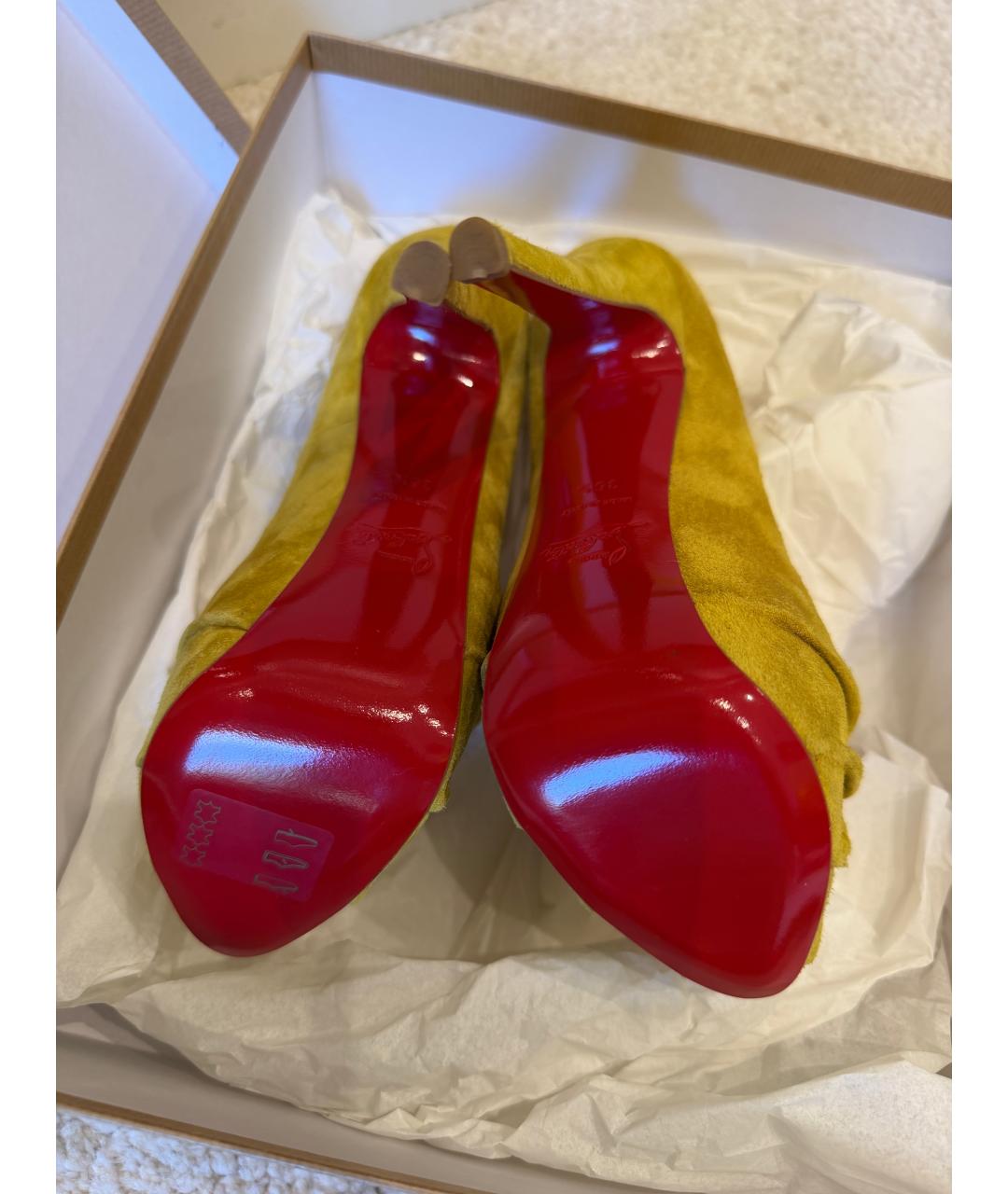 CHRISTIAN LOUBOUTIN Горчичные замшевые туфли, фото 5