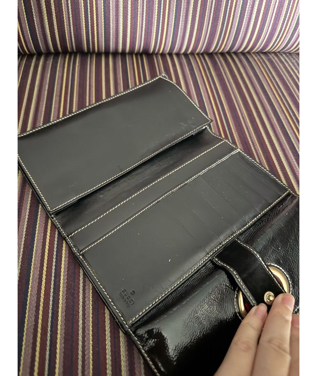 GUCCI Черный кошелек из лакированной кожи, фото 5