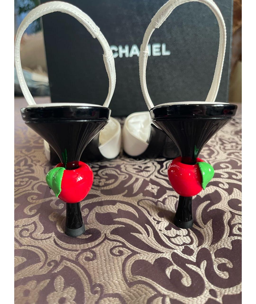 CHANEL Белые кожаные туфли, фото 3