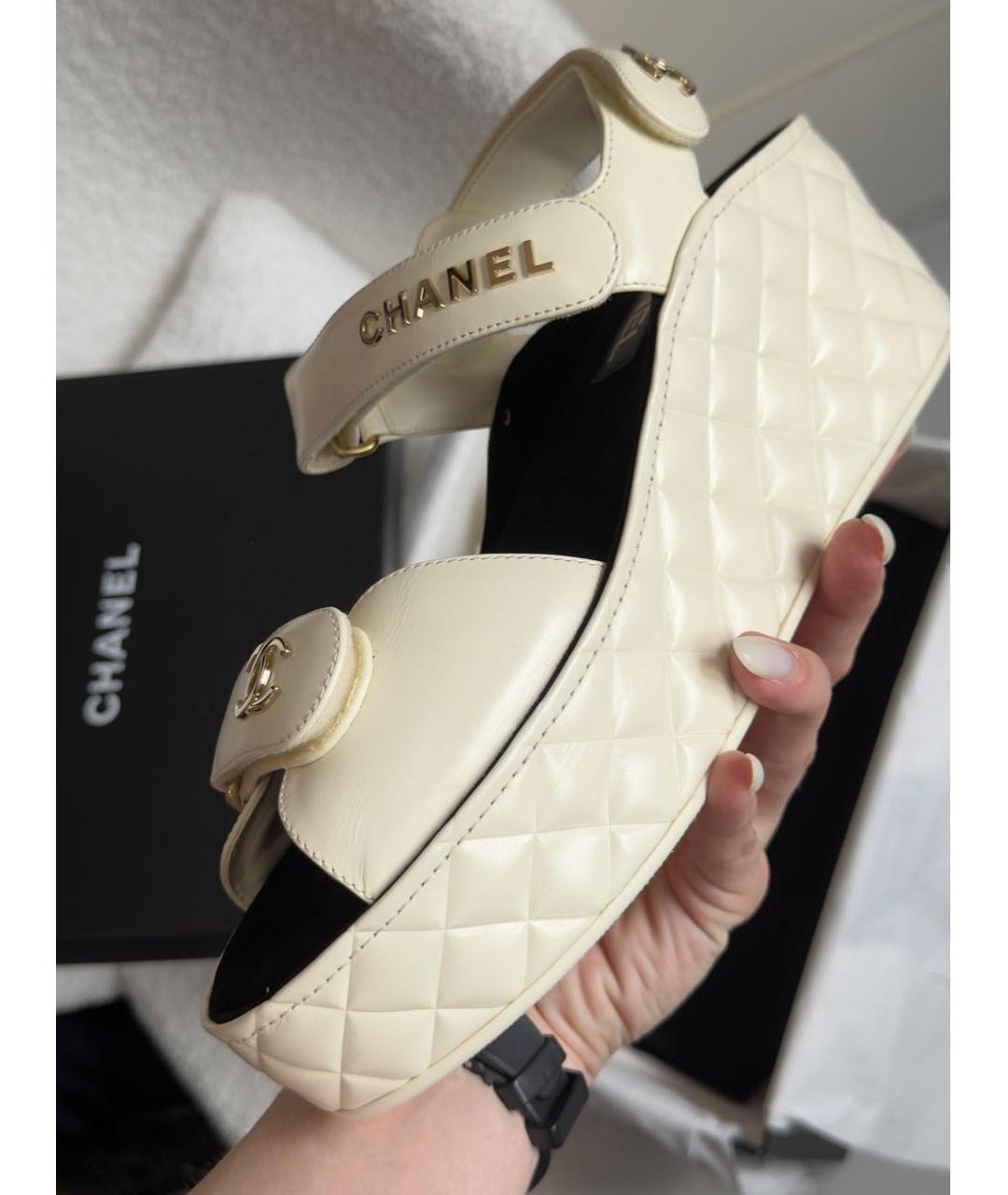 CHANEL Бежевые кожаные босоножки, фото 4