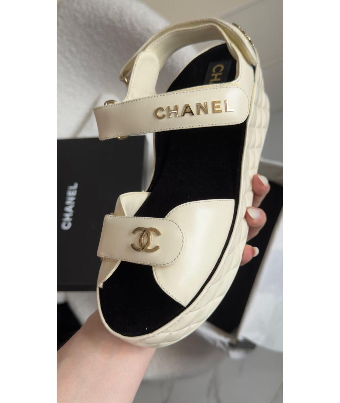 CHANEL Бежевые кожаные босоножки, фото 5