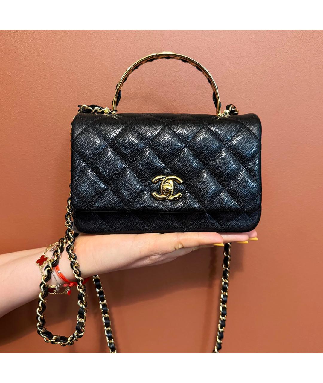 CHANEL Черная кожаная сумка с короткими ручками, фото 5