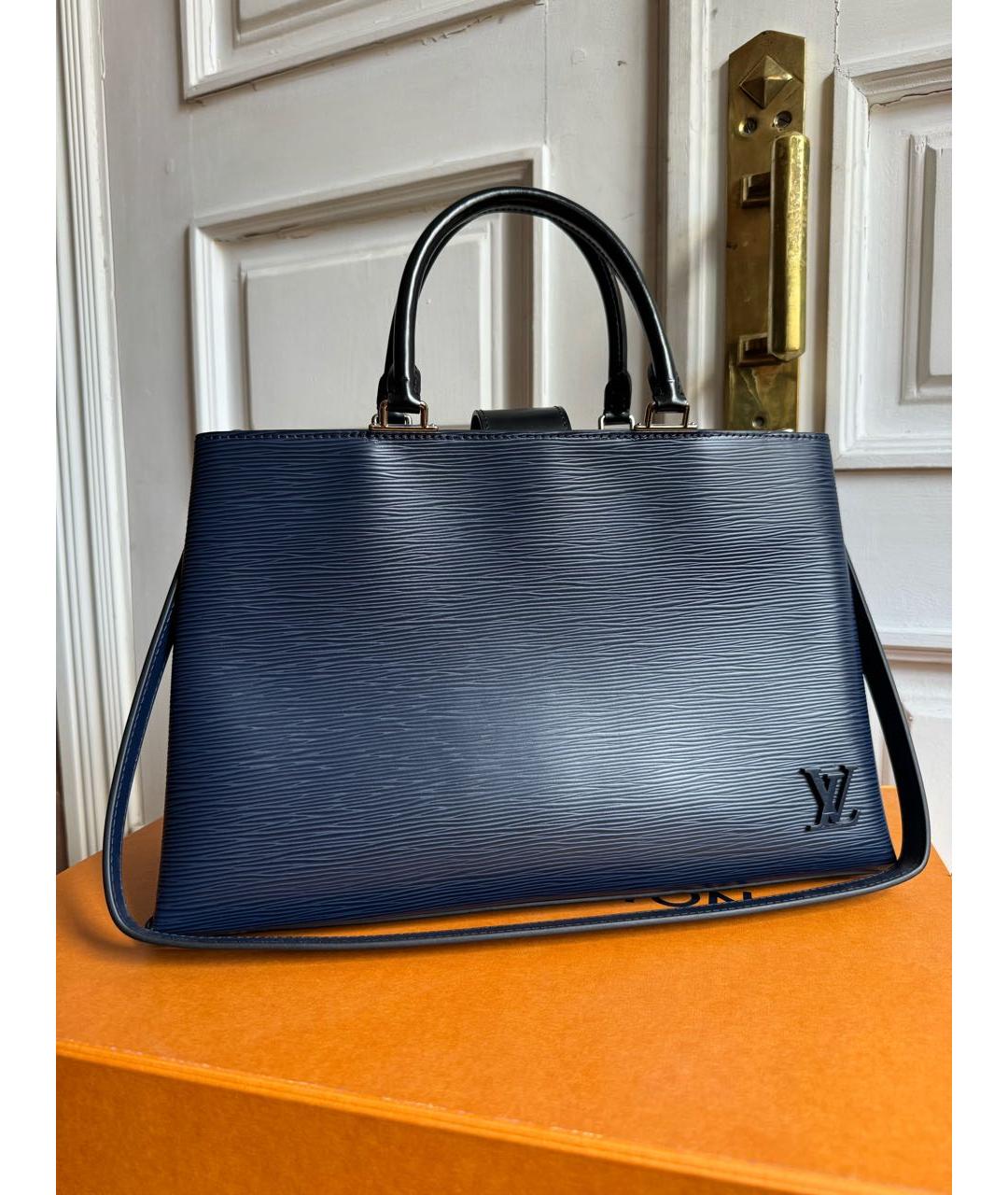 LOUIS VUITTON Темно-синяя кожаная сумка через плечо, фото 8