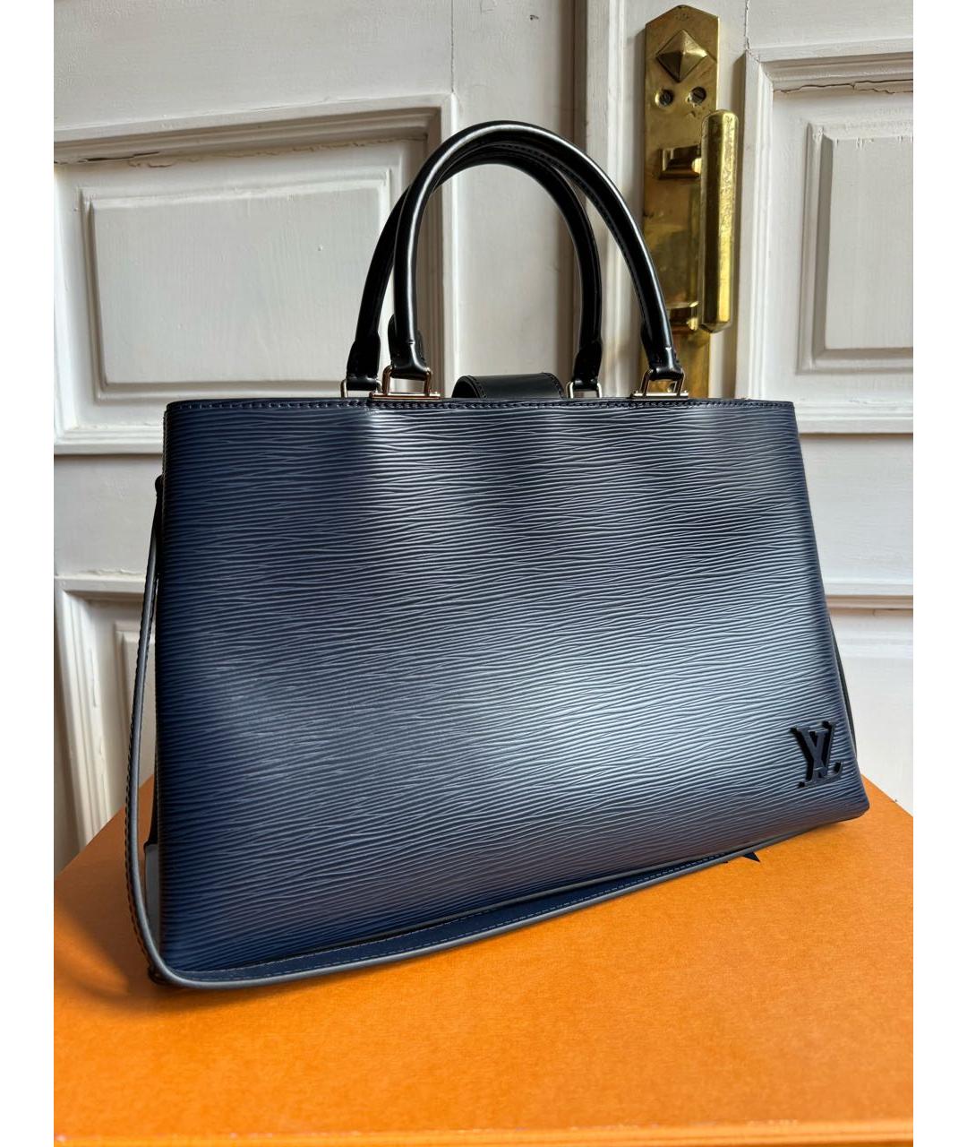LOUIS VUITTON Темно-синяя кожаная сумка через плечо, фото 2