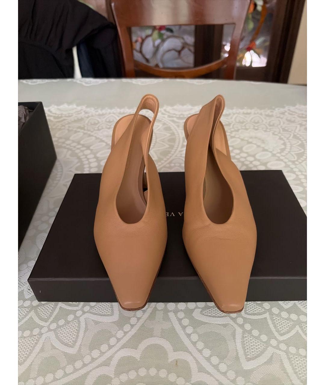 BOTTEGA VENETA Бежевые кожаные туфли, фото 2