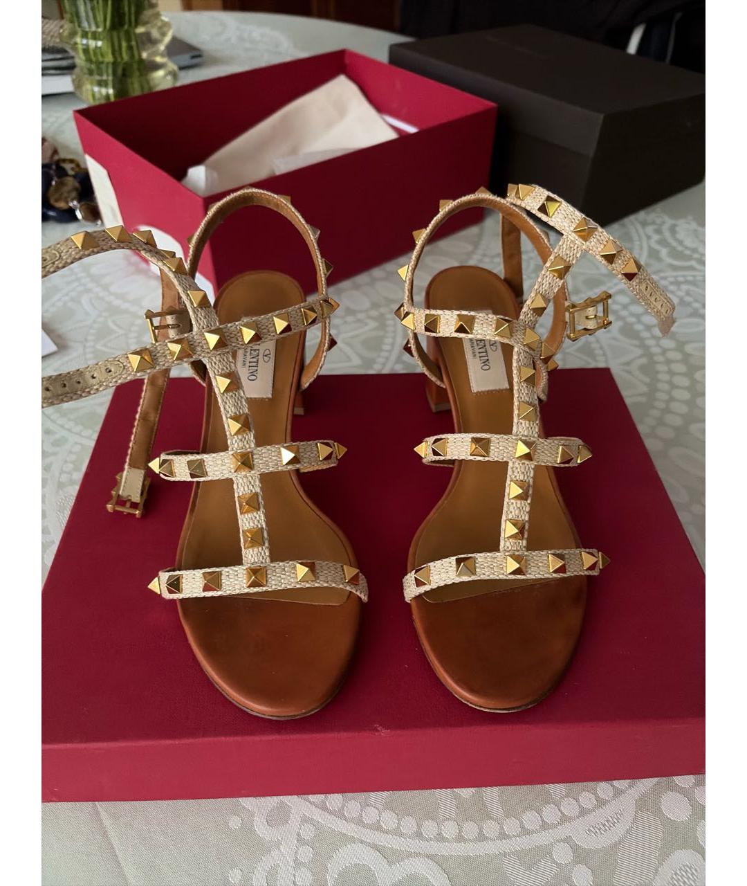 VALENTINO Бежевые текстильные босоножки, фото 2