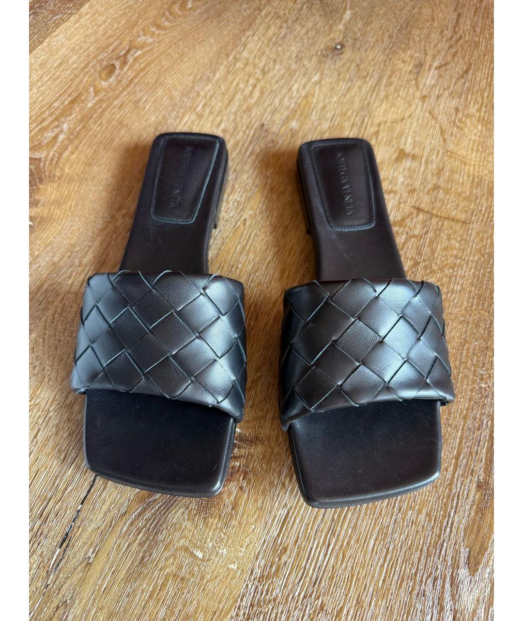 BOTTEGA VENETA Черные кожаные мюли, фото 4