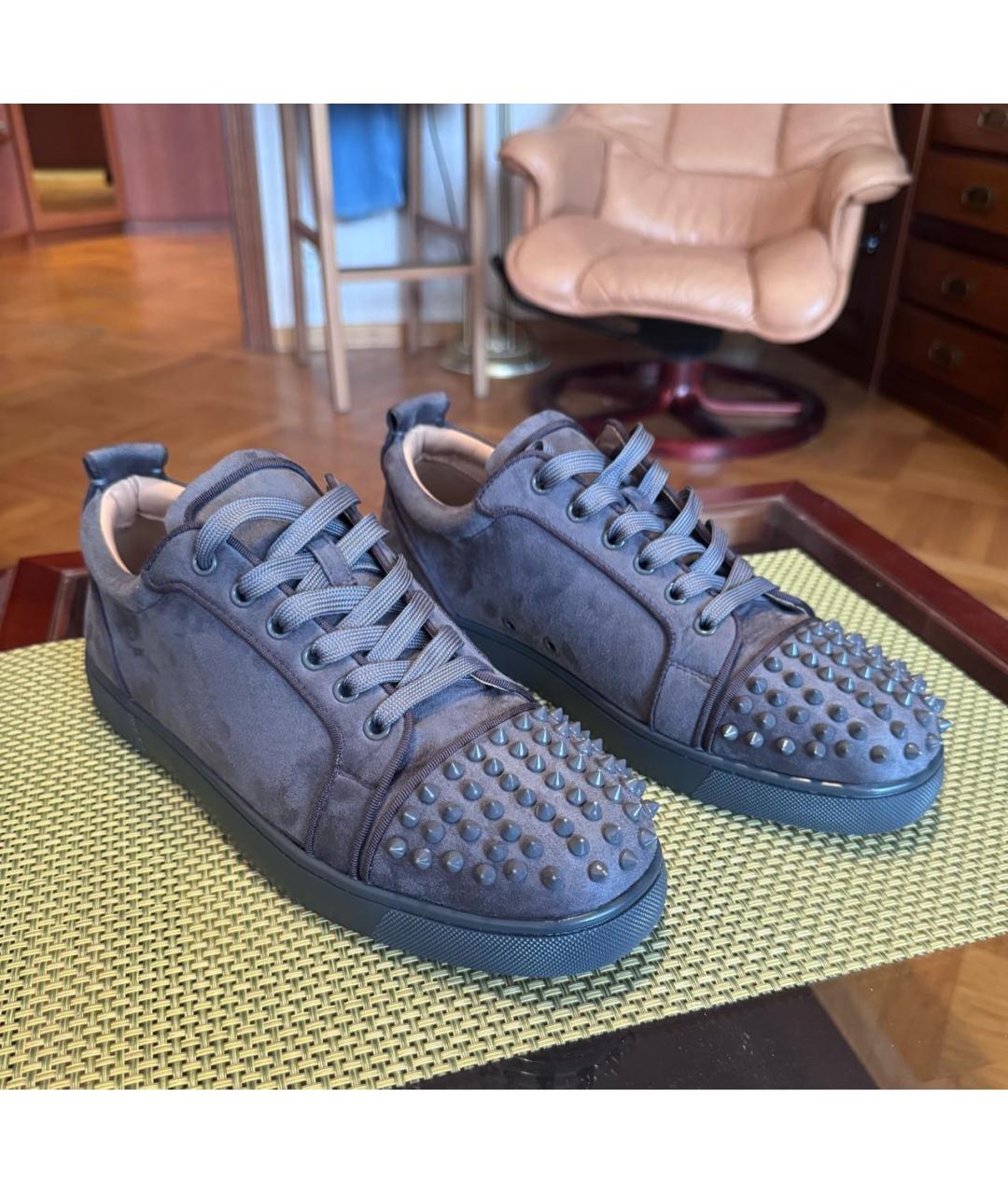CHRISTIAN LOUBOUTIN Серые замшевые низкие кроссовки / кеды, фото 2