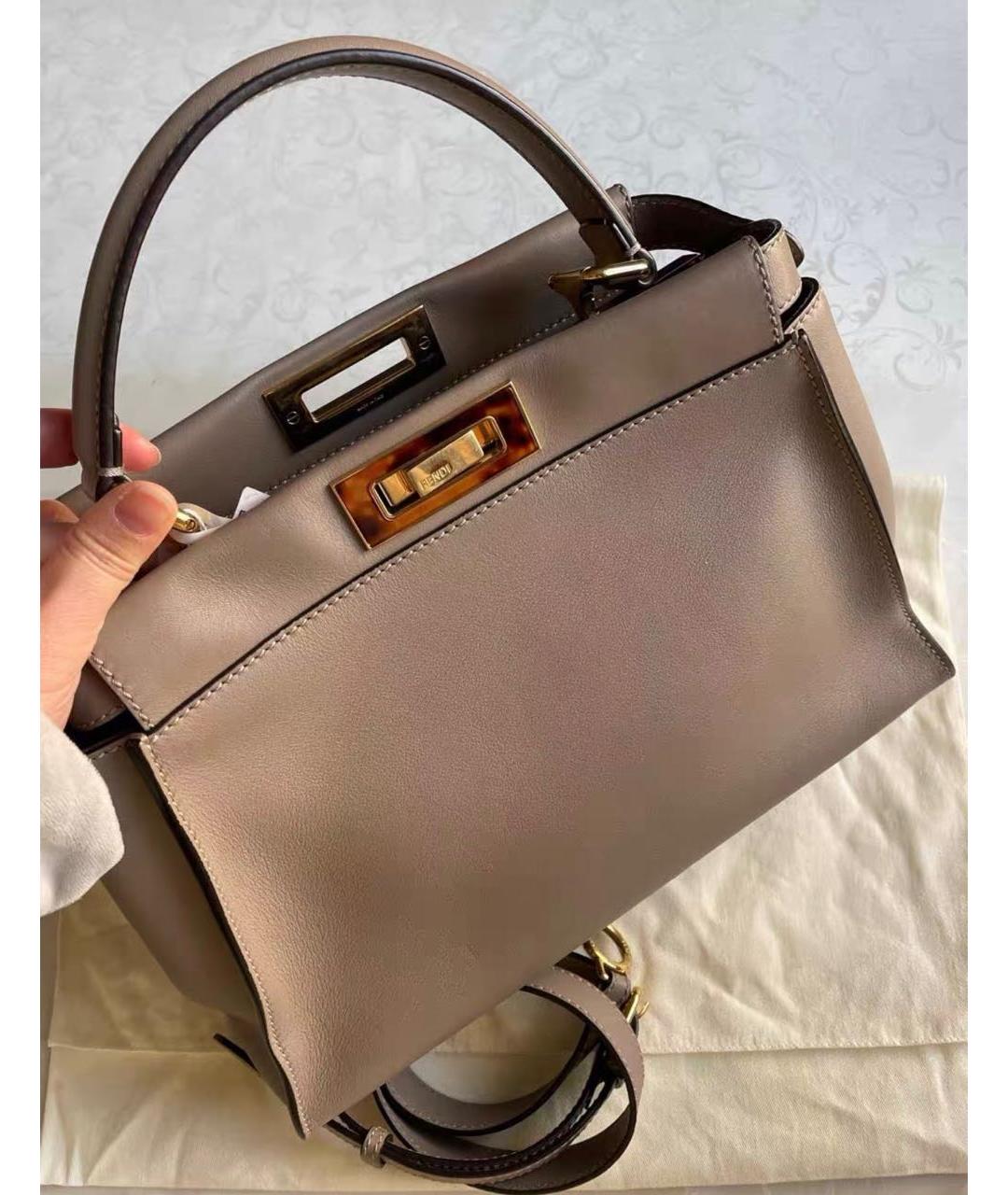 FENDI Бежевая кожаная сумка тоут, фото 2