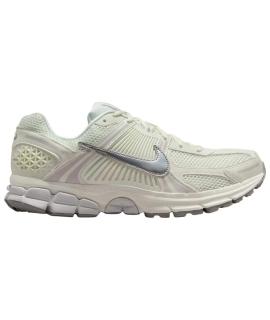 NIKE Кроссовки