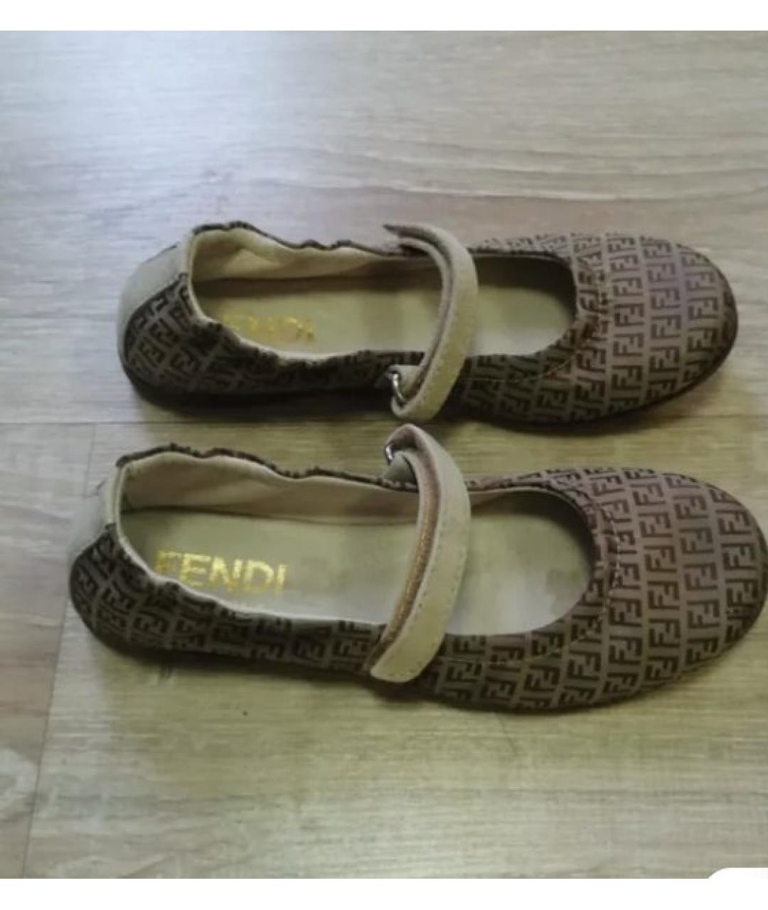 FENDI Коричневые текстильные туфли, фото 2