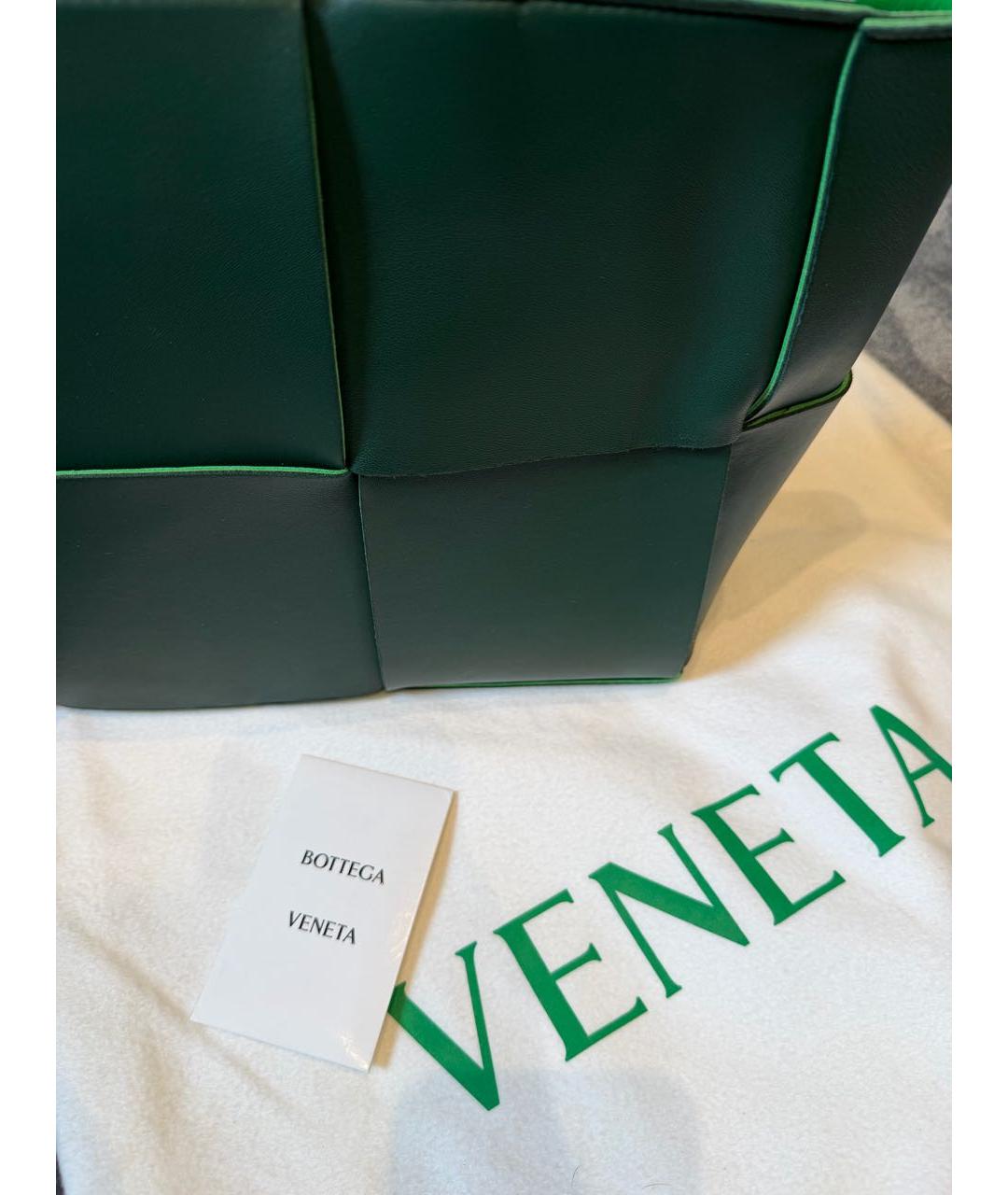 BOTTEGA VENETA Зеленая кожаная сумка тоут, фото 5