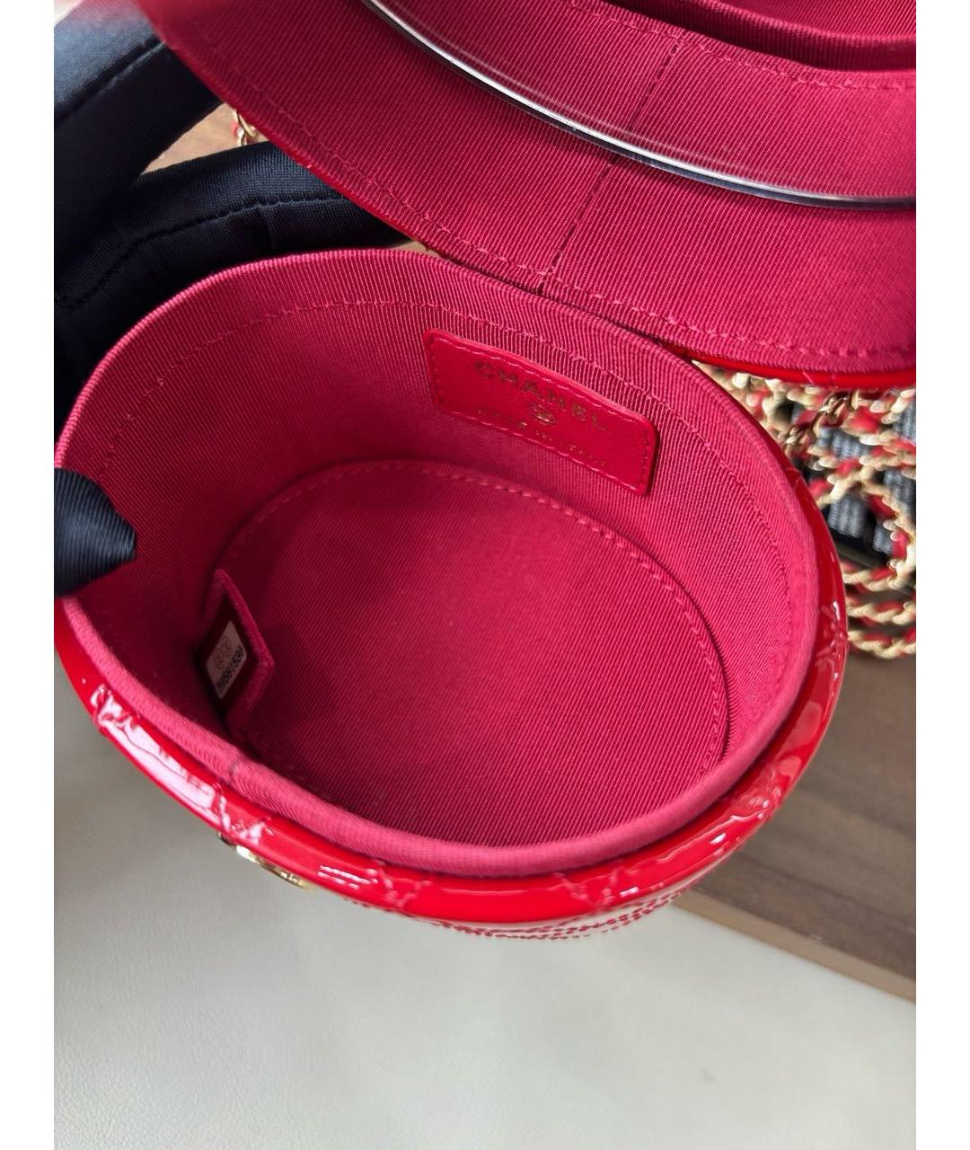 CHANEL Красная сумка через плечо из лакированной кожи, фото 7