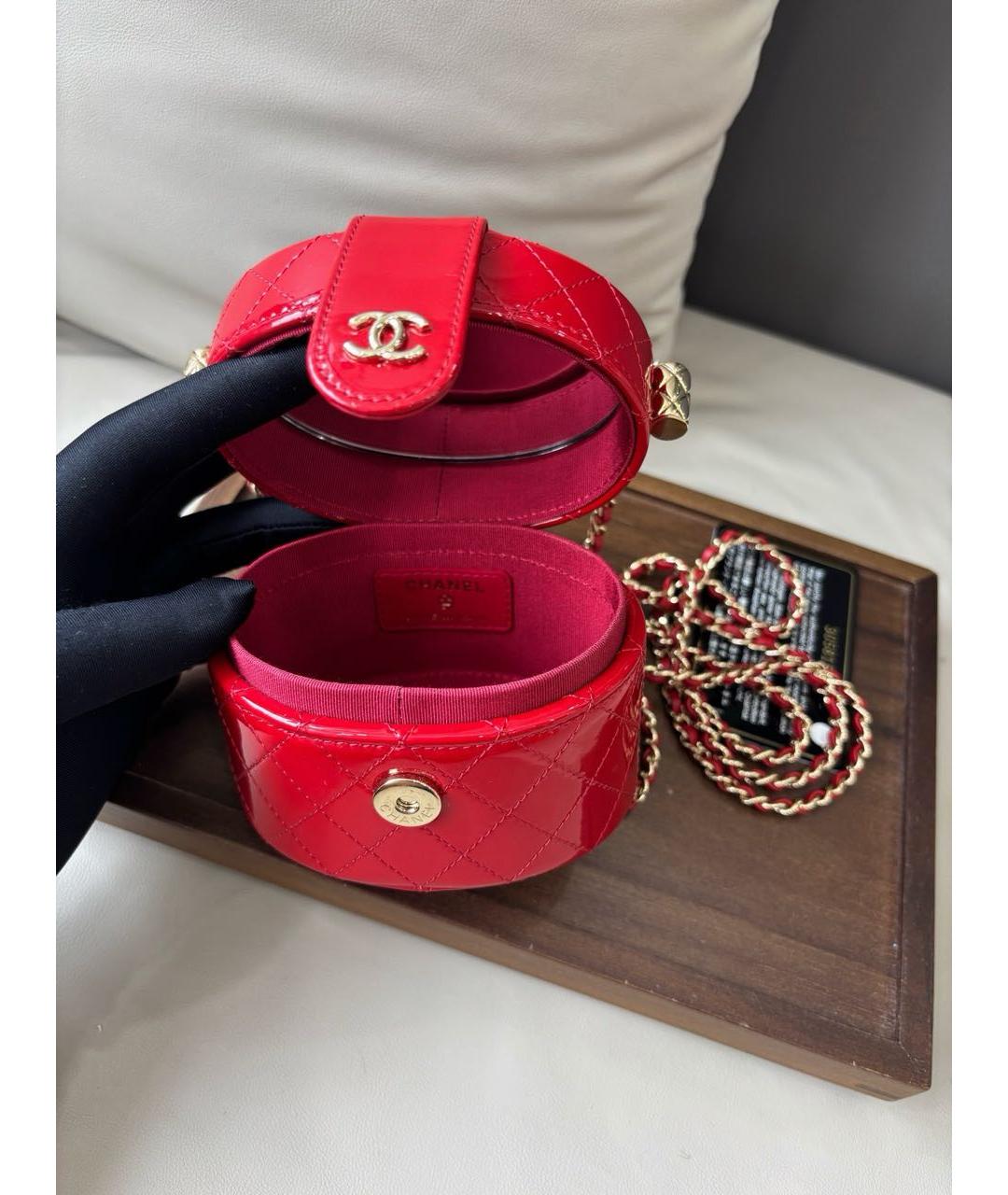 CHANEL Красная сумка через плечо из лакированной кожи, фото 6