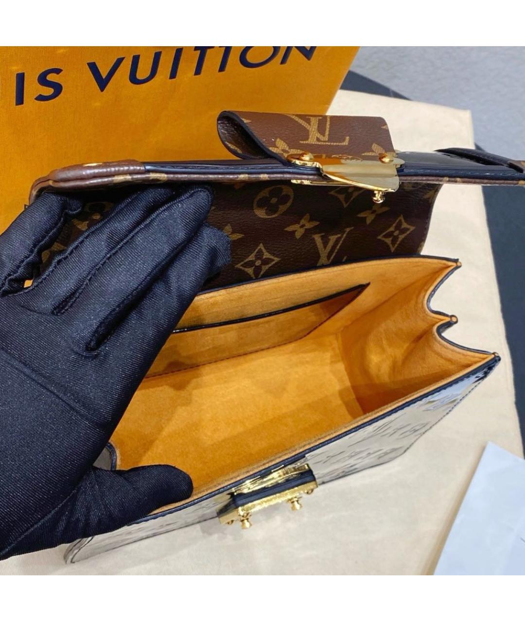 LOUIS VUITTON Черная сумка с короткими ручками из лакированной кожи, фото 7