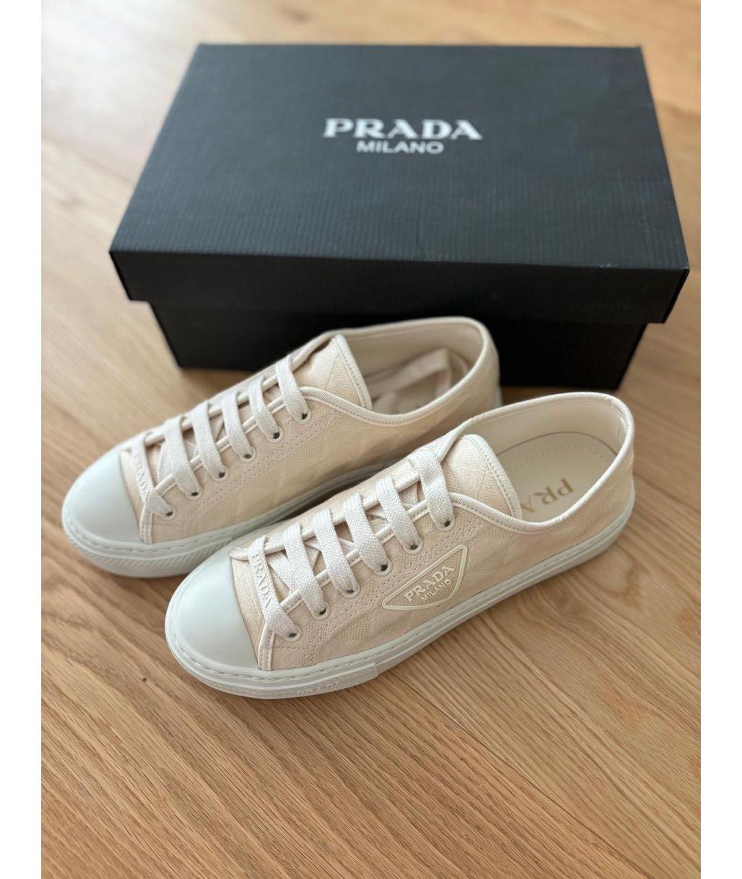 PRADA Бежевые текстильные кеды, фото 2