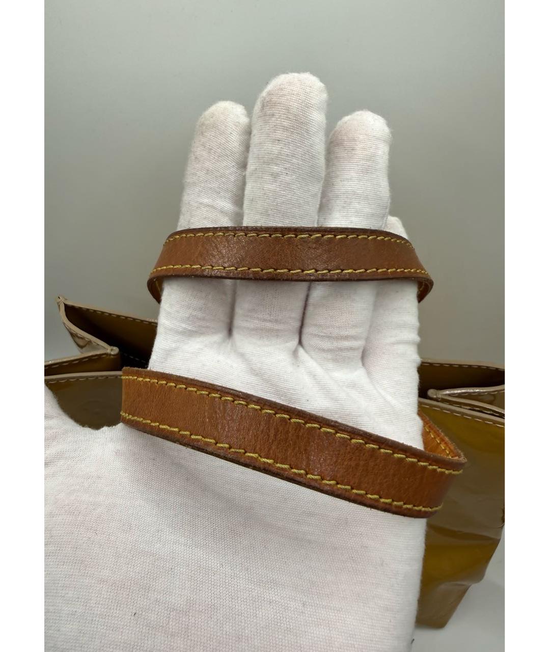 LOUIS VUITTON Желтая сумка с короткими ручками из лакированной кожи, фото 5