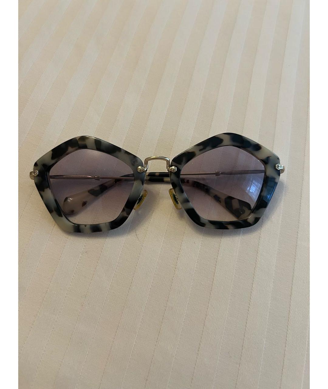 MIU MIU Серые пластиковые солнцезащитные очки, фото 5