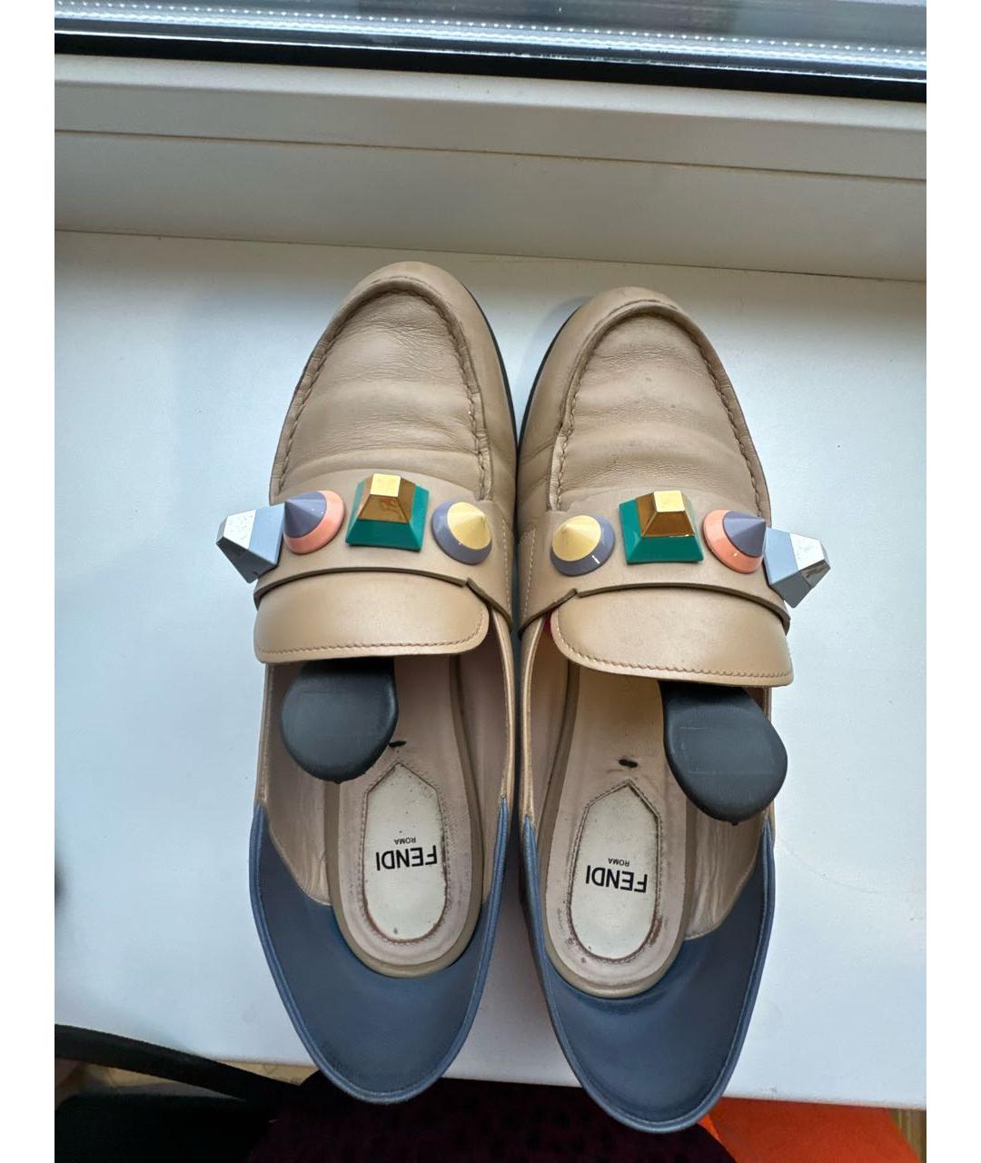 FENDI Бежевые кожаные лоферы, фото 3
