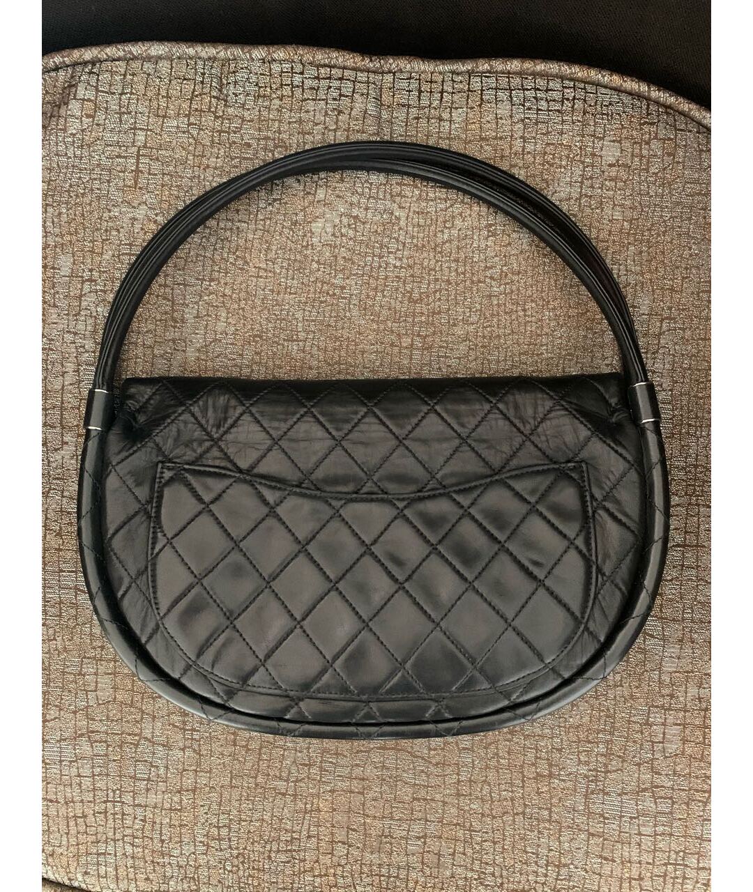 CHANEL Черная кожаная сумка с короткими ручками, фото 2