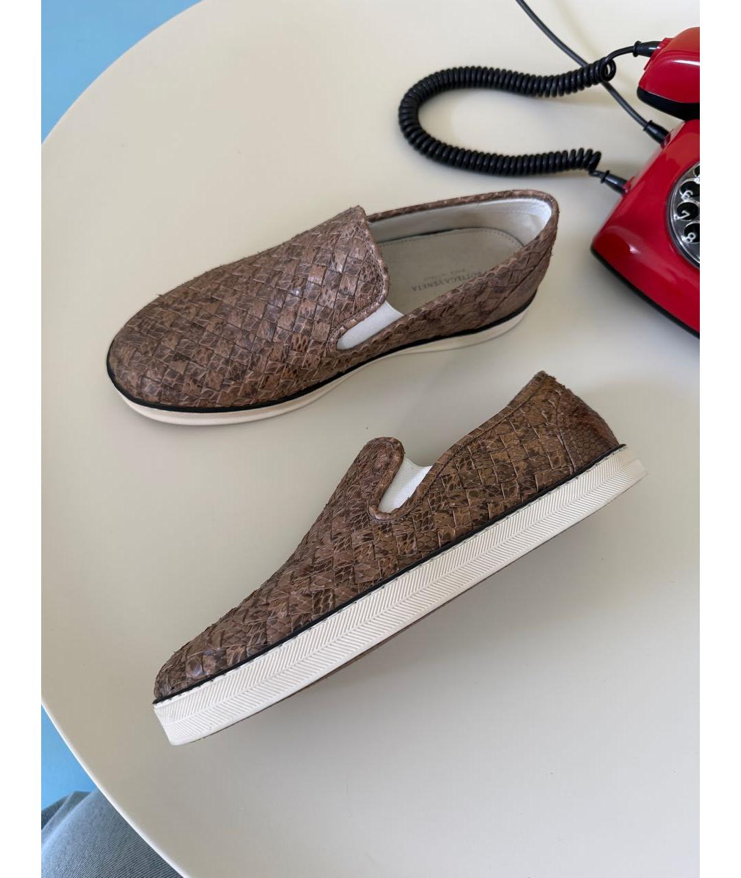 BOTTEGA VENETA Коричневые кожаные слипоны, фото 5