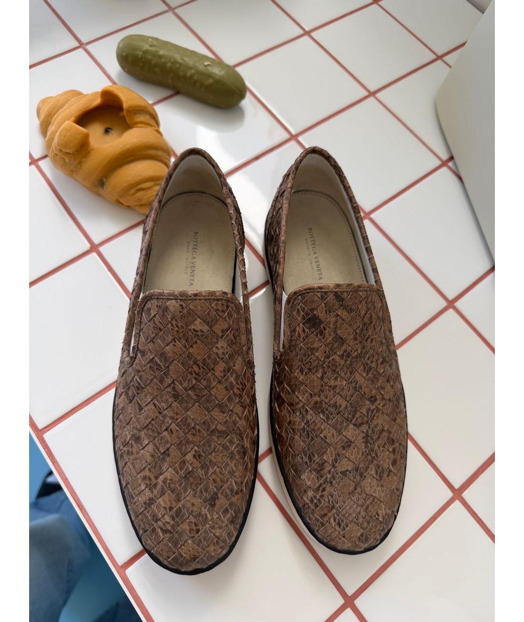 BOTTEGA VENETA Коричневые кожаные слипоны, фото 5