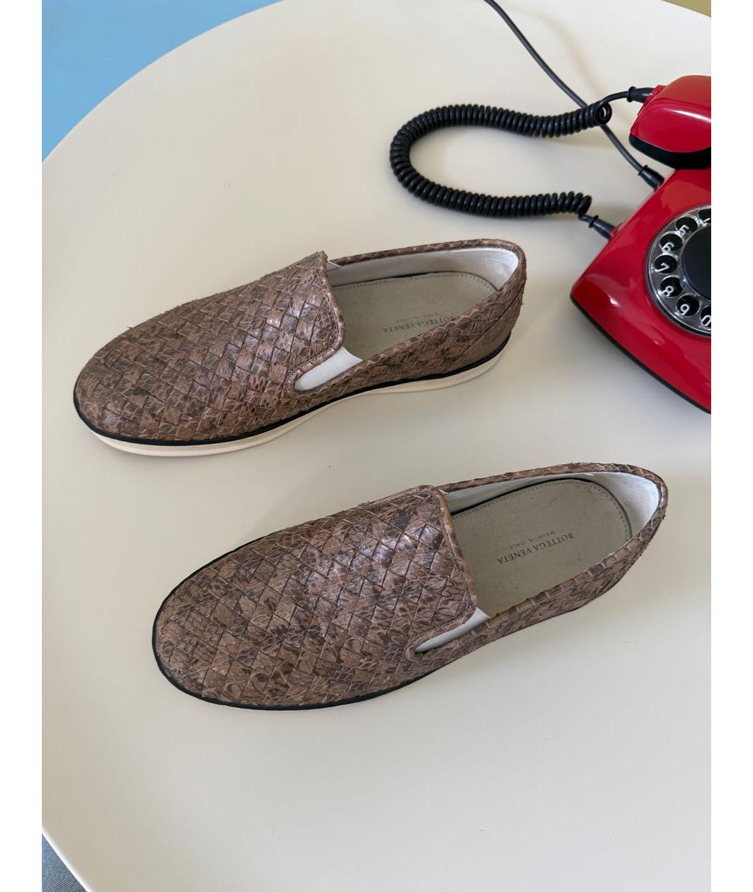 BOTTEGA VENETA Коричневые кожаные слипоны, фото 2