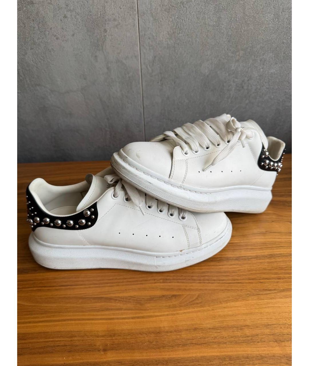 ALEXANDER MCQUEEN Белые кожаные низкие кроссовки / кеды, фото 3