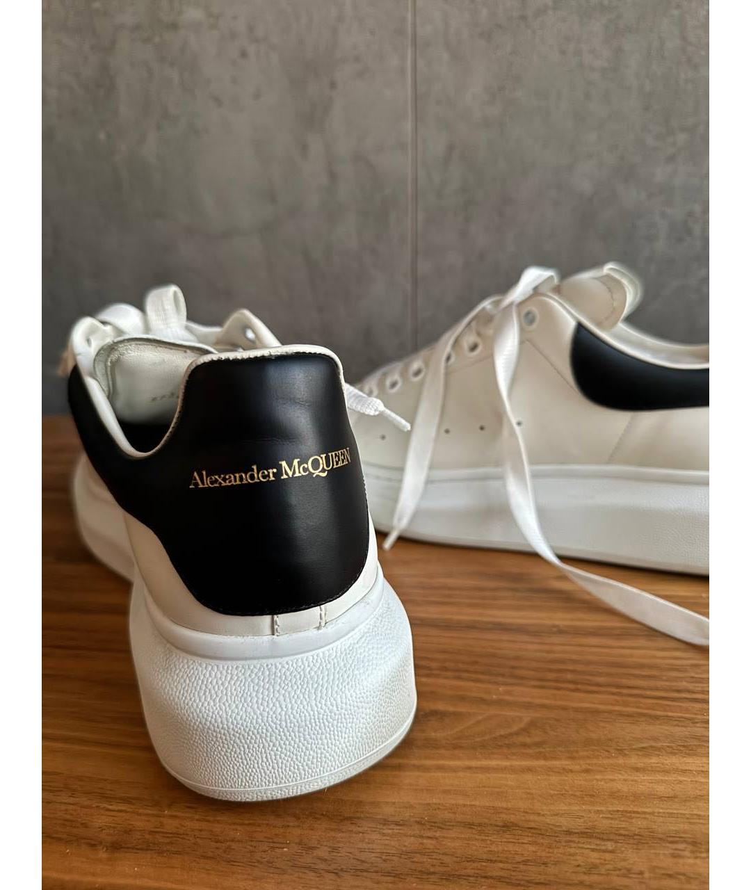 ALEXANDER MCQUEEN Белые кожаные низкие кроссовки / кеды, фото 2