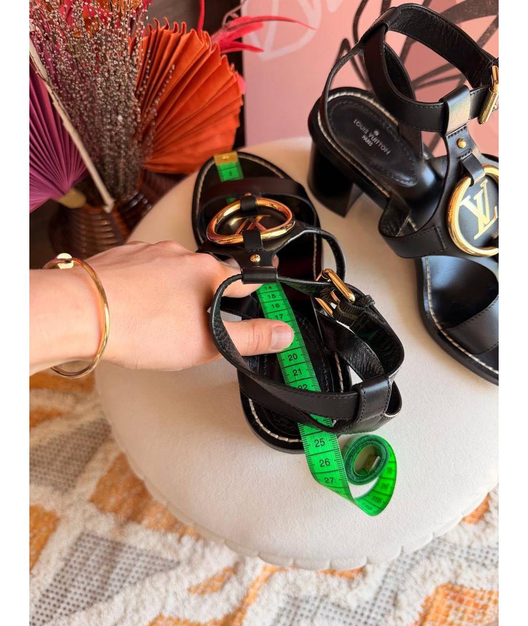LOUIS VUITTON Черные кожаные босоножки, фото 6