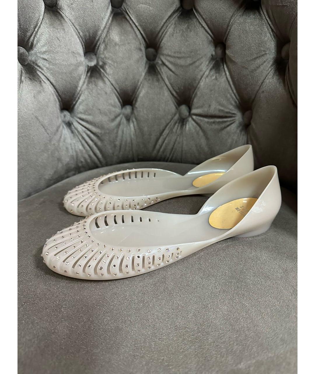 STUART WEITZMAN Бежевые резиновые балетки, фото 6