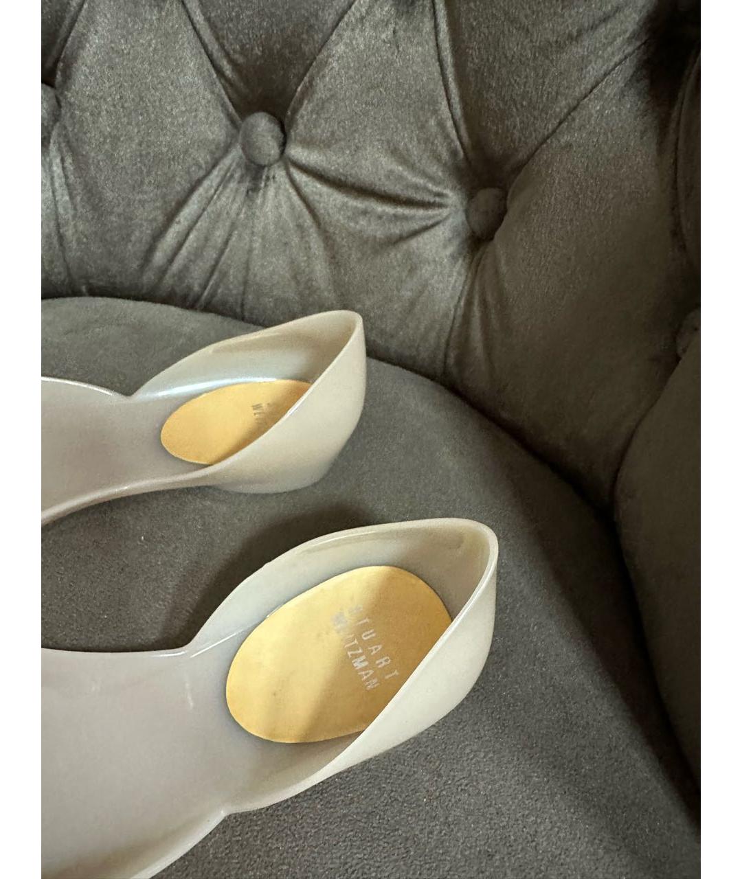 STUART WEITZMAN Бежевые резиновые балетки, фото 3