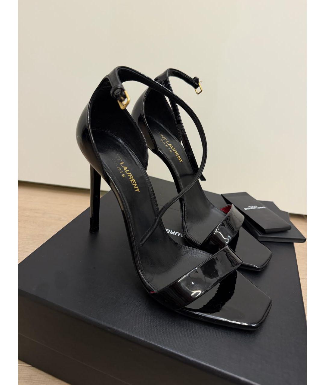 SAINT LAURENT Черные босоножки из лакированной кожи, фото 2