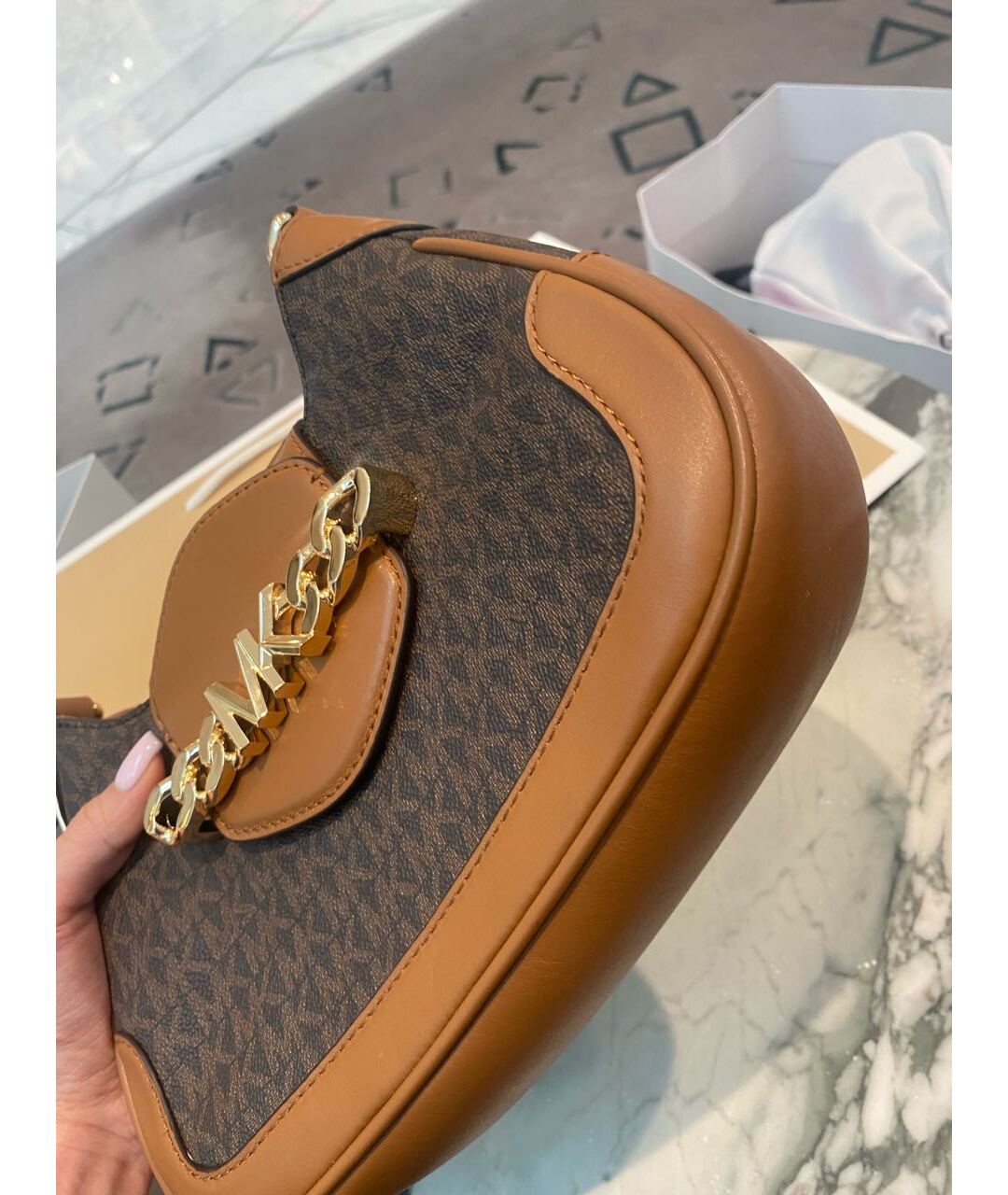 MICHAEL KORS Кожаная сумка с короткими ручками, фото 2