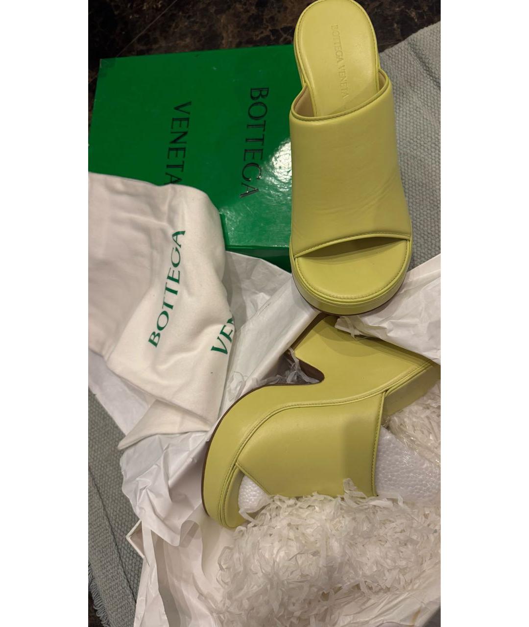 BOTTEGA VENETA Желтые кожаные босоножки, фото 3