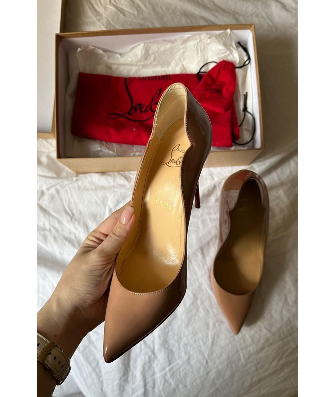 CHRISTIAN LOUBOUTIN Бежевые туфли из лакированной кожи, фото 2